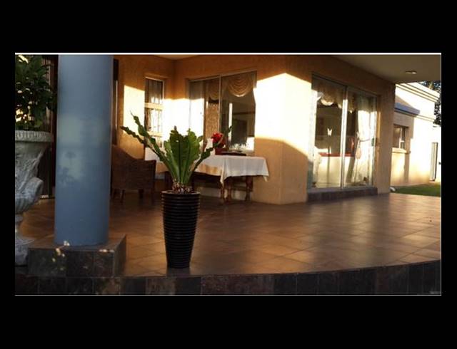 5 BEDROOM HOUSE FOR SALE IN QUELLERINA